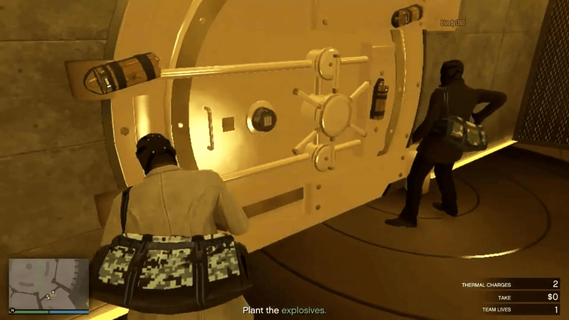 Players planting explosives on the Casino Vault door to blast it open during the casino heist