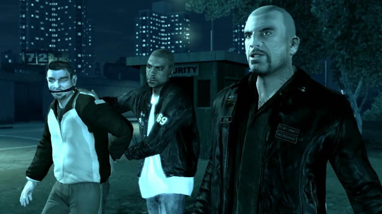 Johny holding Roman Bellic hostage.