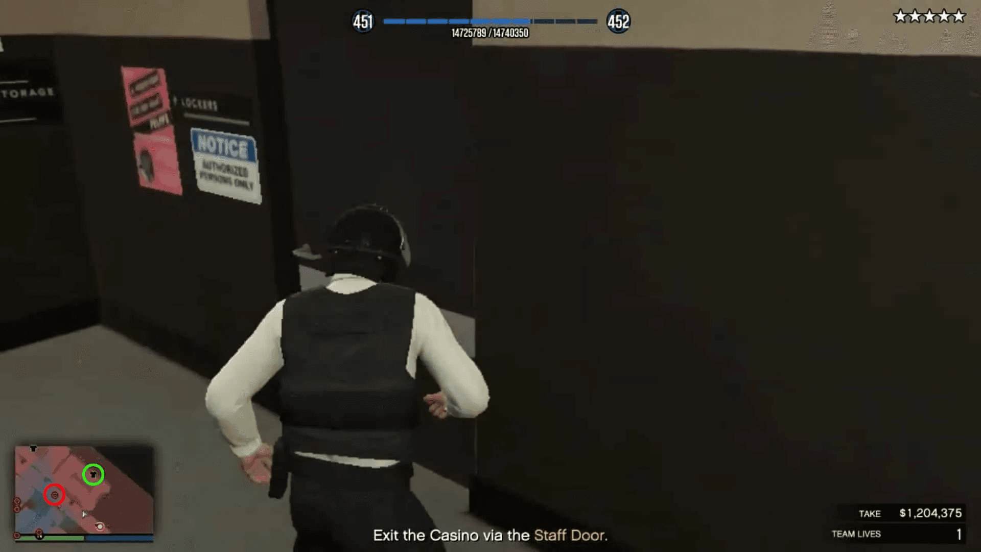 Heading inside the room where the NOOSE outfit (green circle) is, while being careful of the patrolling guard (red circle)