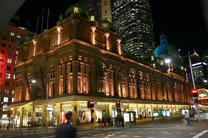 800px-QVB_night.jpg