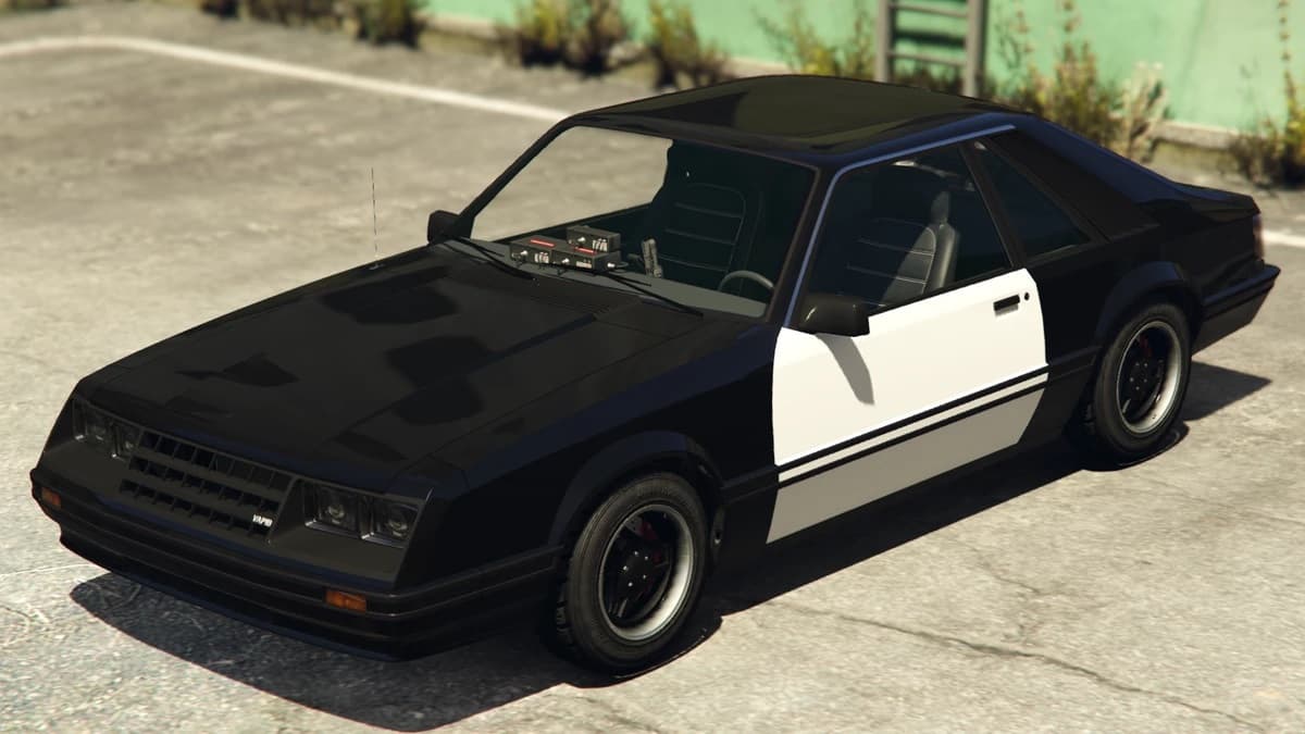 Fun fact: police vehicles in GTA V don't have Police Computers.